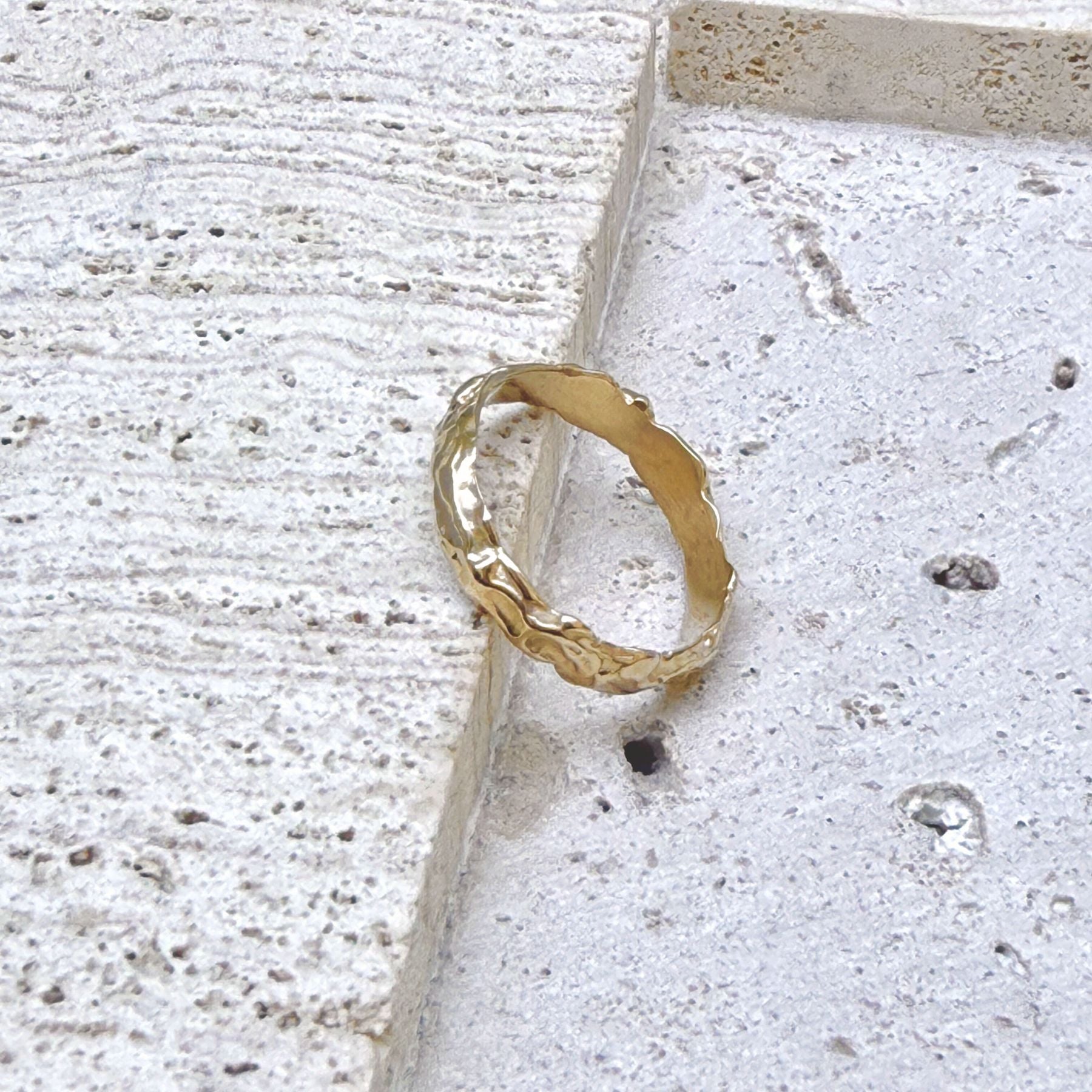 Alix Band in 3mm width and 10ky gold