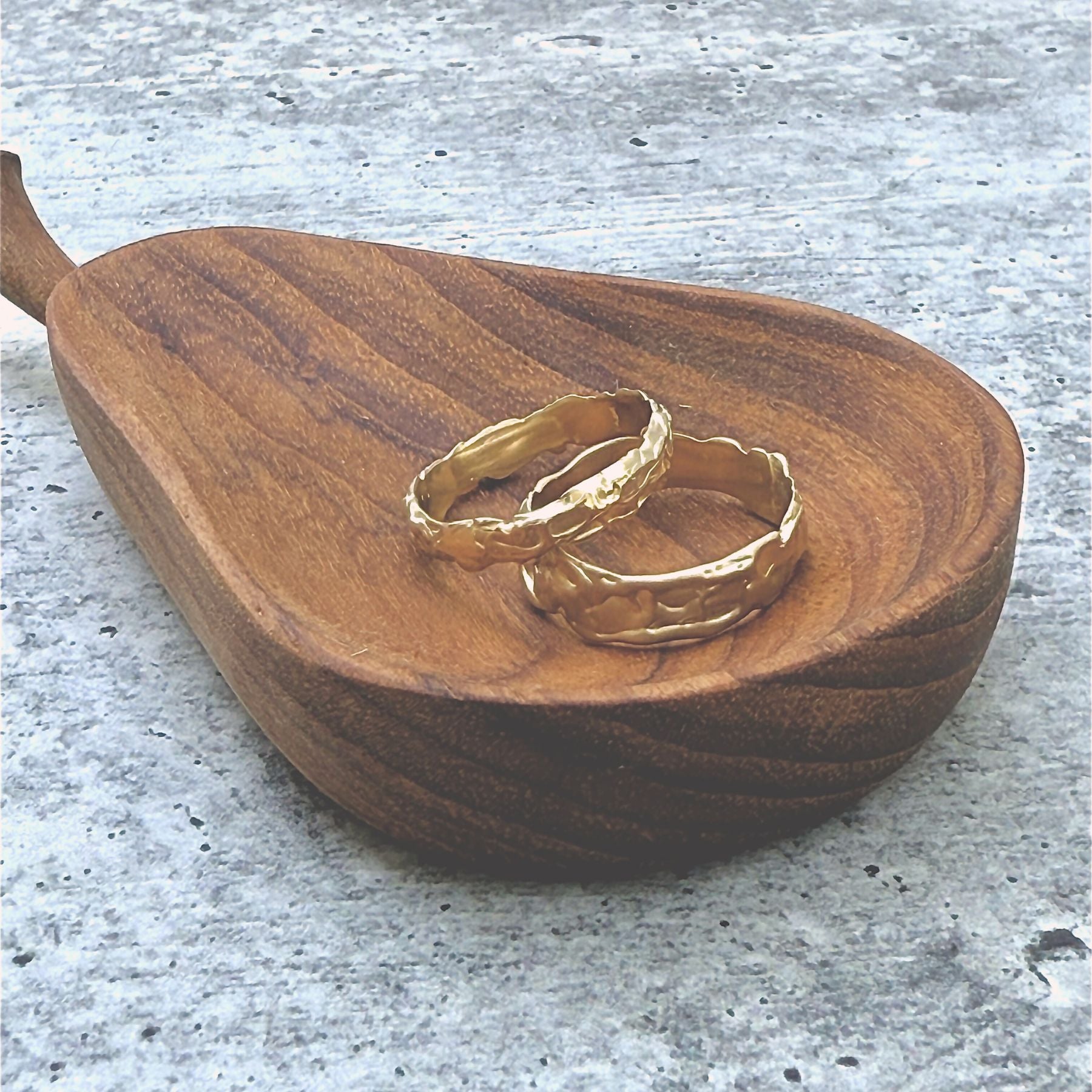 Duo of 10ky gold Alix Bands in 3mm and 5mm widths