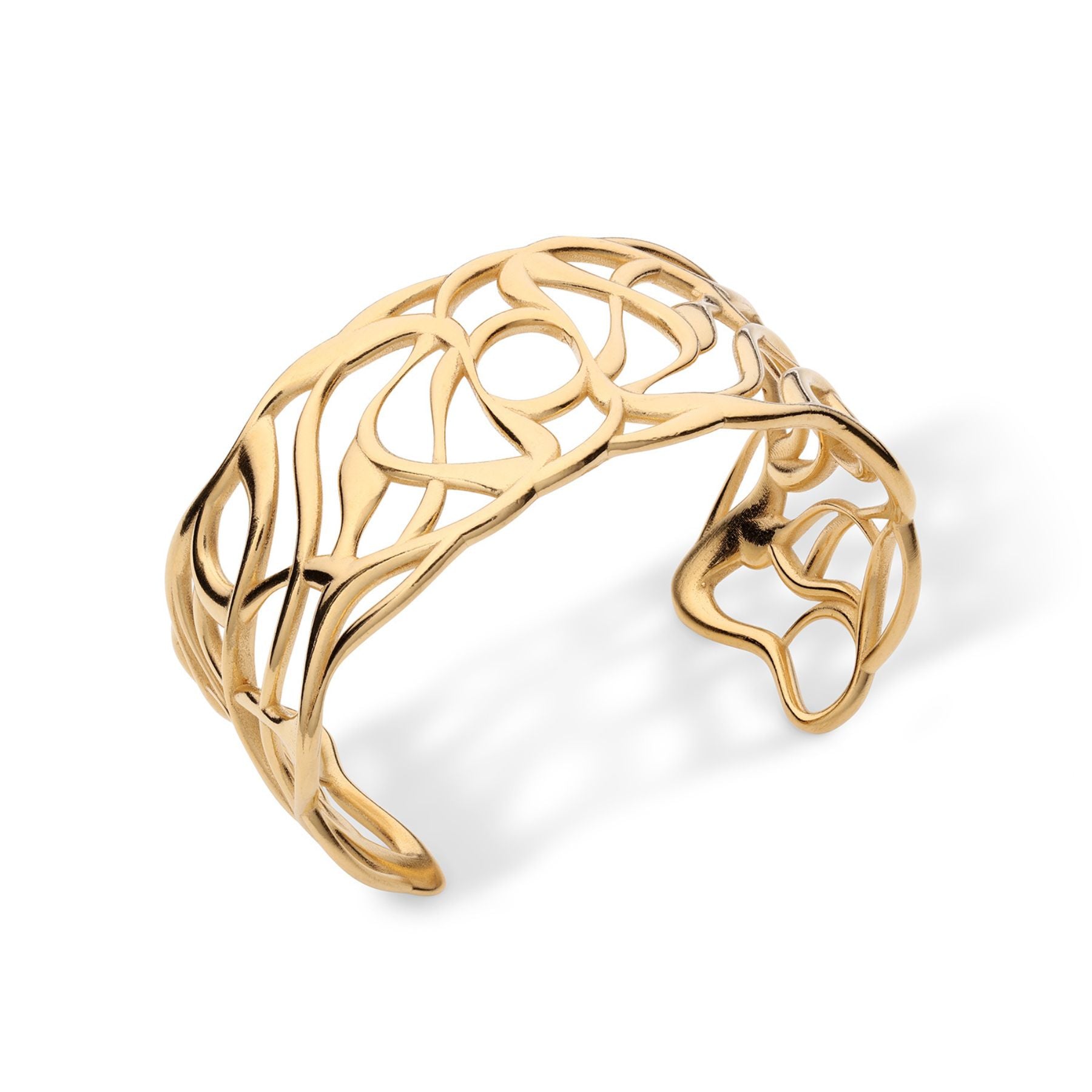 Elegantly fluid cuff bracelet in 18k gold vermeil.